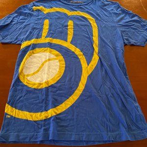 MILWAUKEE BREWERS GLOVE LOGO TEE